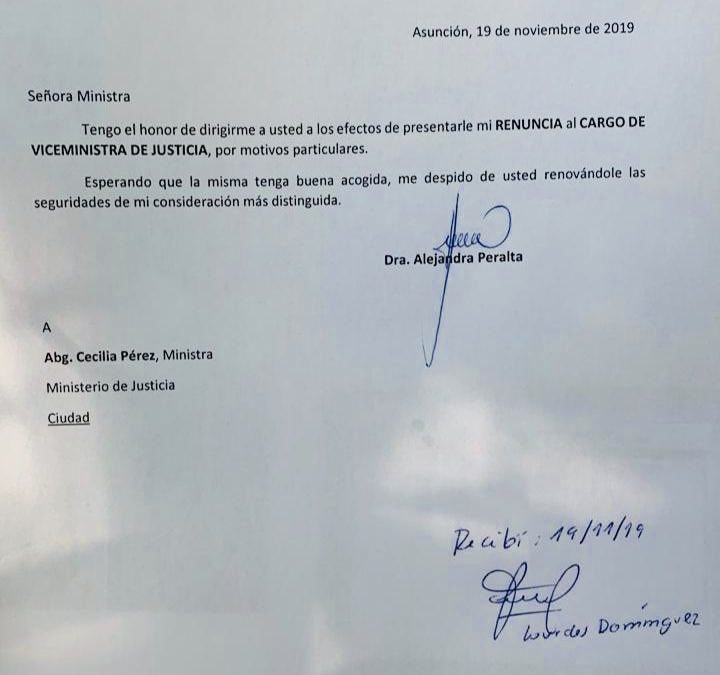 Renunció Alejandra Peralta