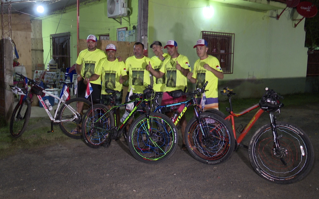 Movidos por la fe: 1.490 km en bicicleta