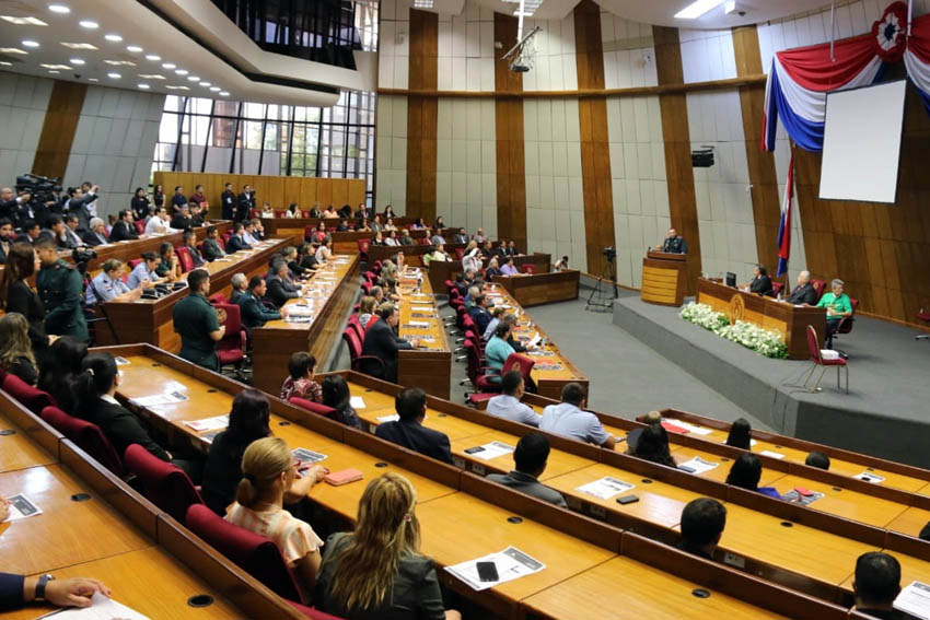Ministros del TSJE deben presentarse hoy ante el Congreso