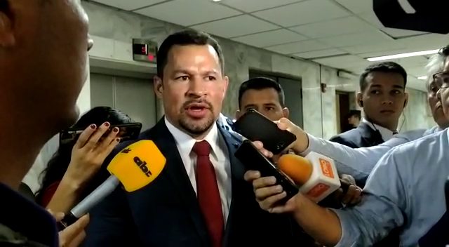 Suspenden revisión de medidas del diputado Ulises Quintana