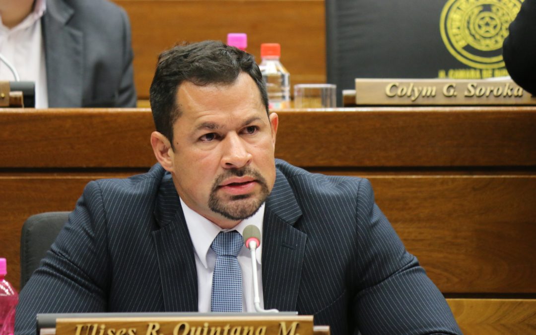 Diputados tratan expulsión de Ulises Quintana