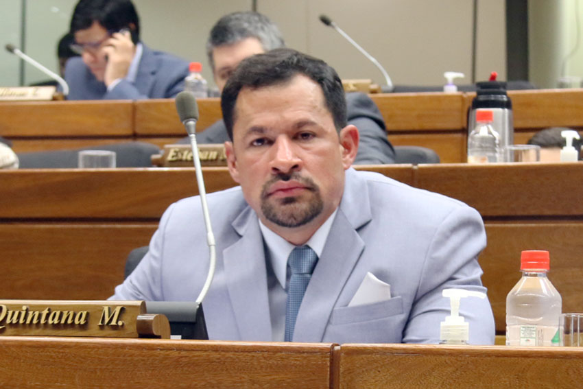 Ulises Quintana solicita más tiempo para ejercer su defensa