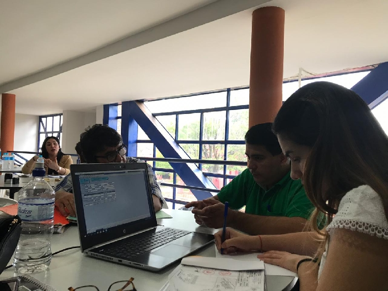 Jóvenes son los más endeudados