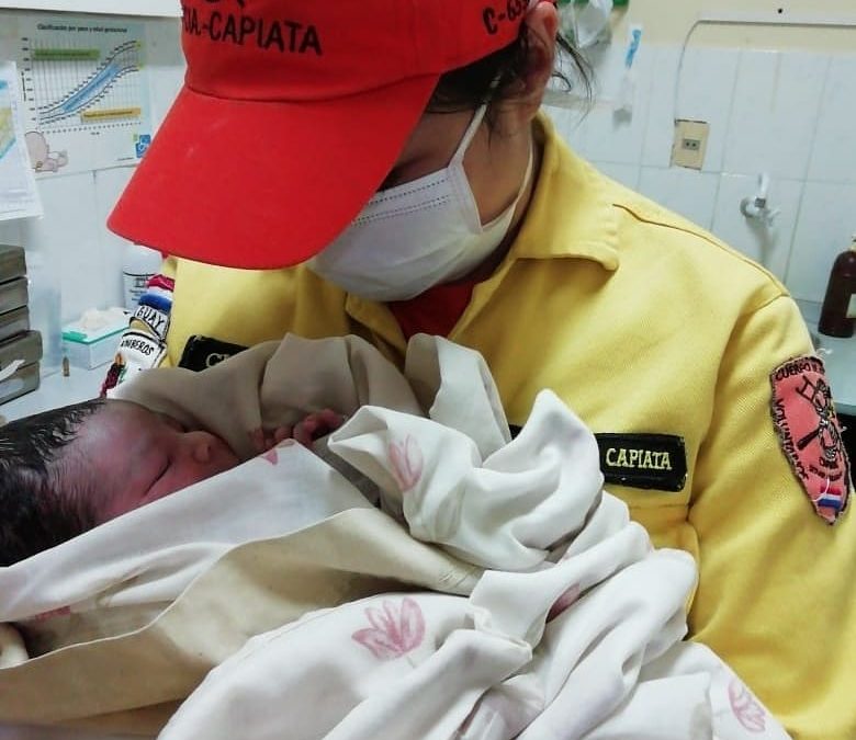 Bomberos voluntarios ayudaron al nacimiento de un pequeño en Capiatá