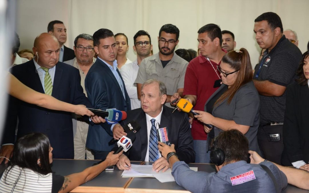 Concejales dan datos de supuestas irregularidades en administración de Ferreiro