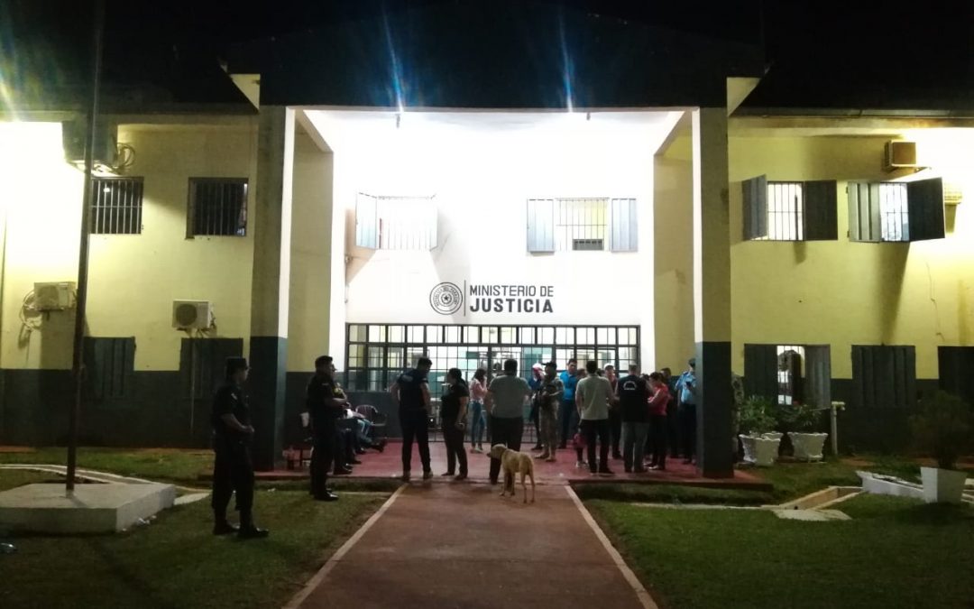 Imputan a los 32 funcionarios detenidos tras la fuga