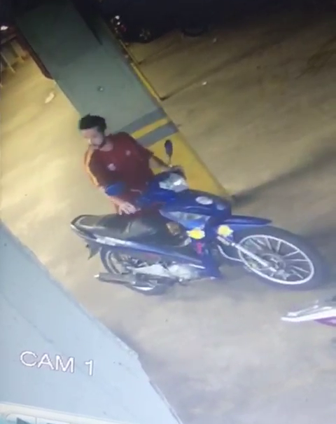 Roban motocicleta del estacionamiento de supermercado asunceno