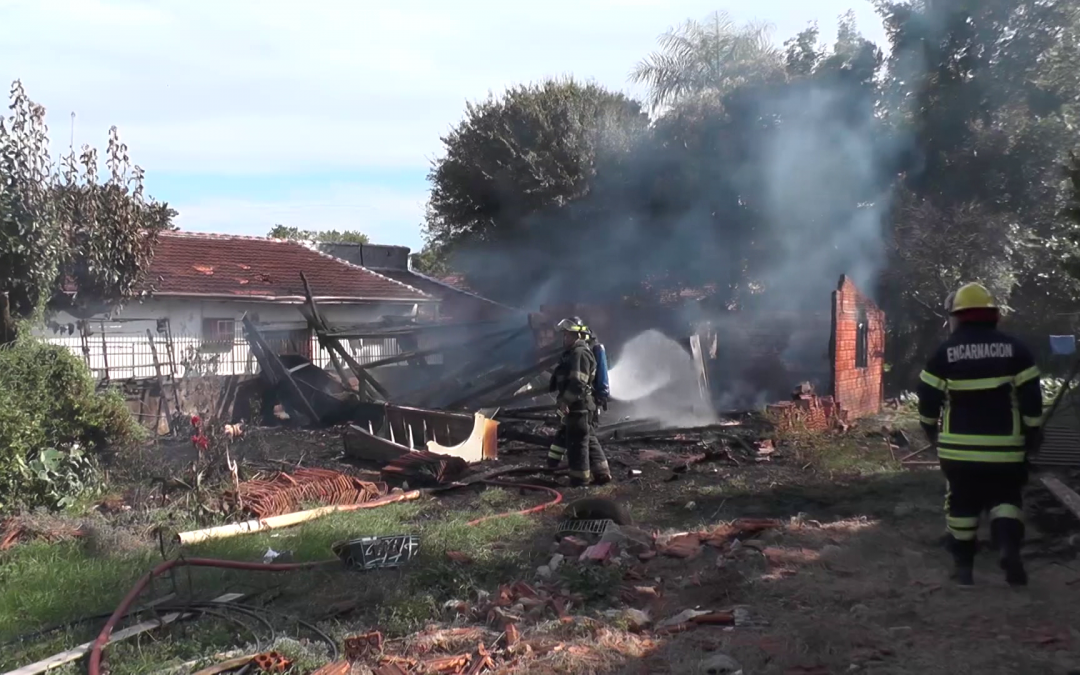 Incendio en vivienda de Encarnación habría sido provocado por su ocupante