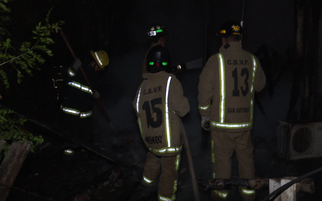 Incendio consumió por completo precaria vivienda en Ñemby