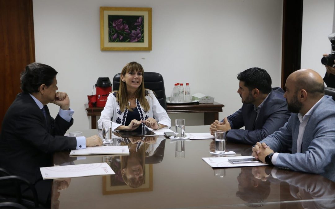 Cuidacoches estudiarán en el SNPP y recibirán subsidio