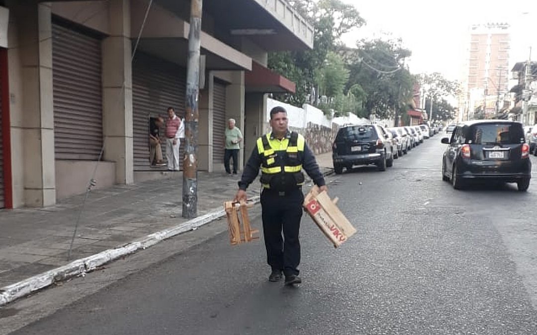 Juez prohíbe a cuidacoches y limpiavidrios cerrar las calles de Asunción