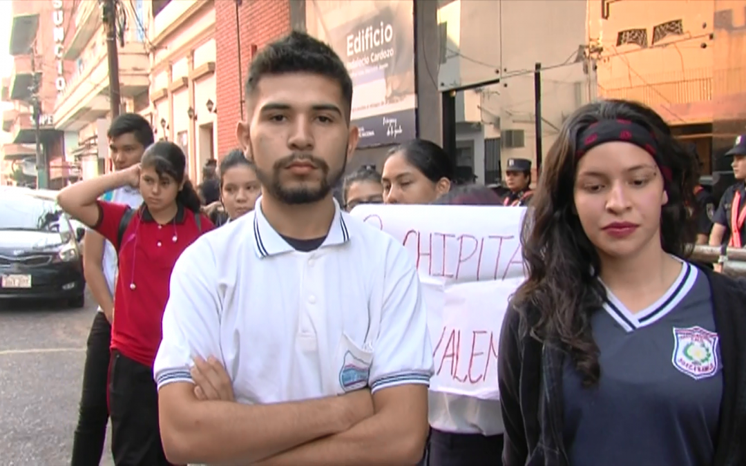 Estudiantes piden la destitución de Eduardo Petta