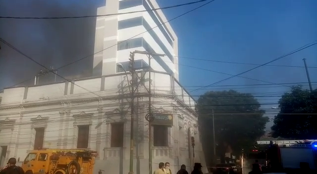 Controlan incendio en depósito de la ANDE