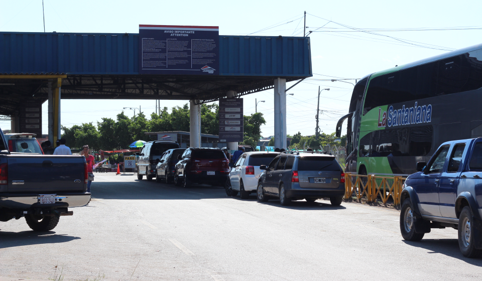 Paraguay cierra parcialmente fronteras desde hoy