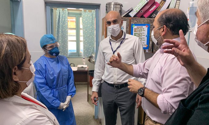 Si usas tapabocas y guantes úsalos bien, advierten desde el Ministerio de Salud