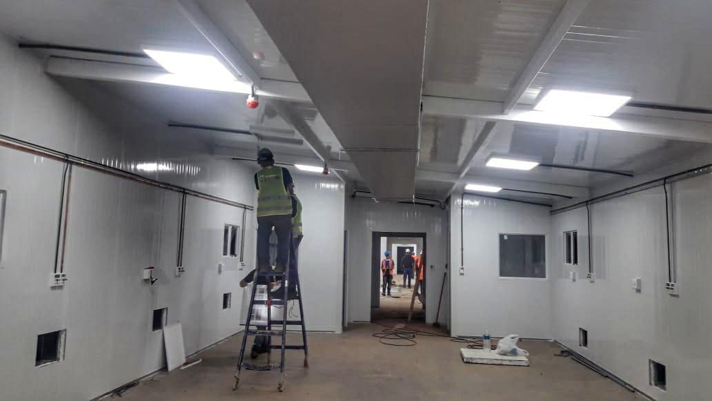 Avanzan trabajos en los hospitales de contingencia a días de la inauguración