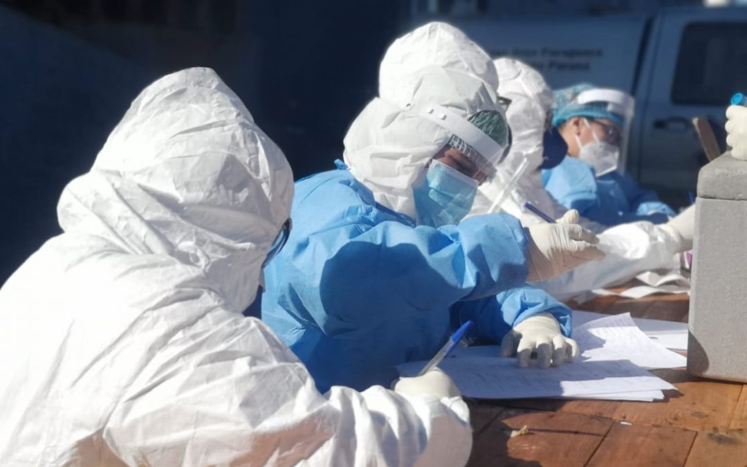 Casos de covid-19 aumentan en personas jóvenes menores de 30 años