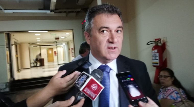 Titular de la ANDE pide disculpas por sobrefacturaciones