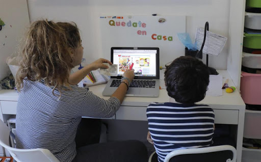 Experta en Educación: «Estamos sobrecargando a los jóvenes»