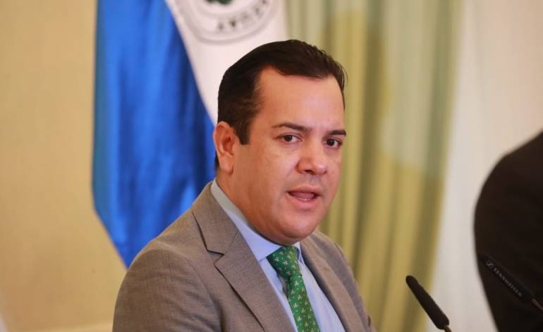 Friedmann se defiende ante contundente denuncia