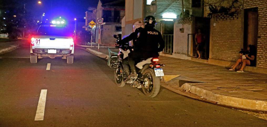 Supuesto delincuente falleció electrocutado tras trepar reja