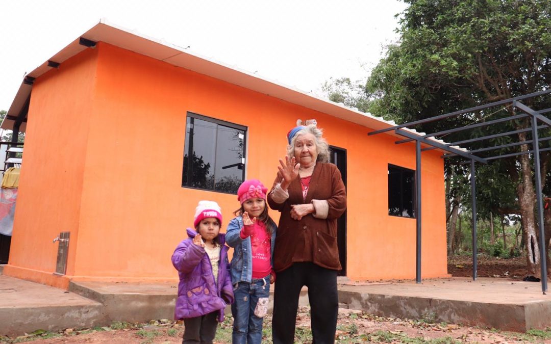 Abdo inaugura 104 viviendas en el departamento de Canindeyú