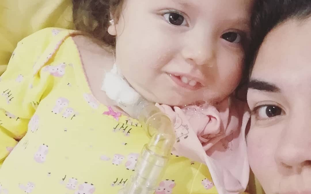 Parte de la reparación de Ronaldinho beneficiará a la pequeña Bianca