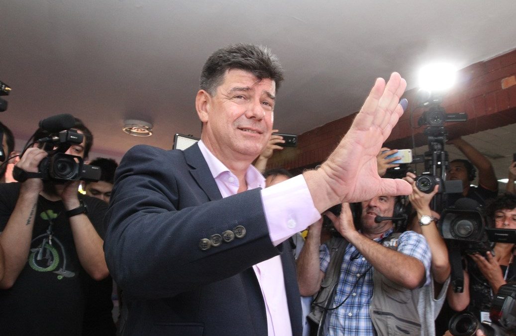 Otorgan medidas alternativas a Efraín Alegre por caso facturas falsificadas