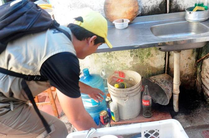 No debemos olvidarnos del dengue: Estudiantes realizan primera “minga hogareña”