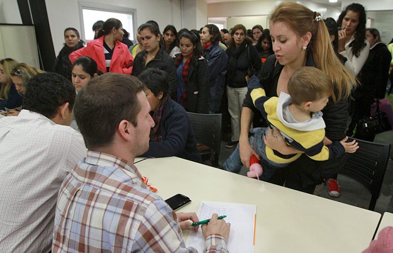 Aumento de casos de Covid-19 redujo la oferta laboral en agosto, según especialista
