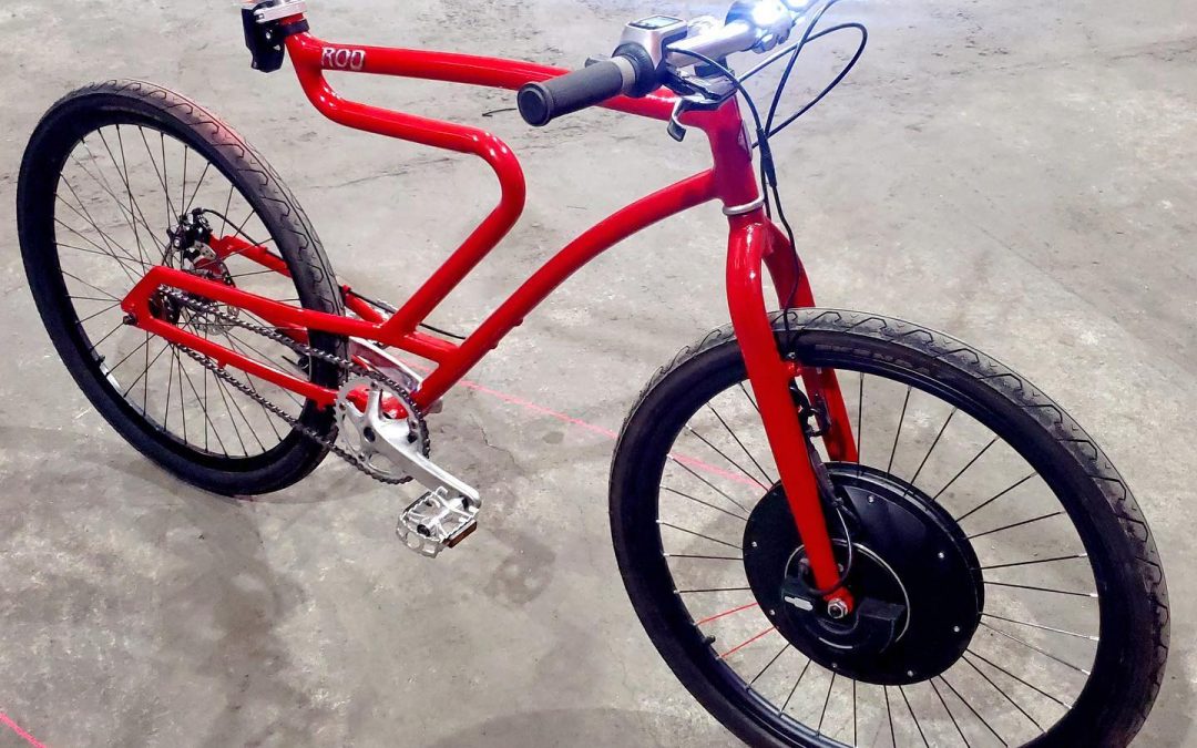 Joven emprendedor desarrolla la primera bicicleta eléctrica paraguaya