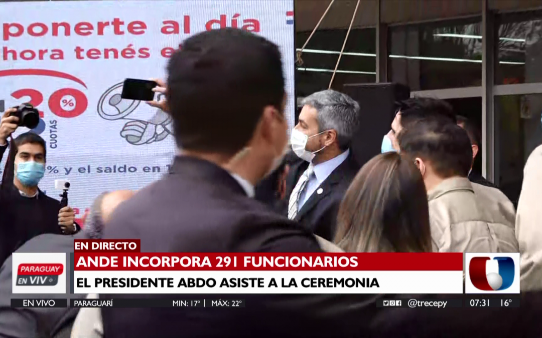 La bienvenida a los nuevos funcionarios de la ANDE y la selfie de Mario Abdo