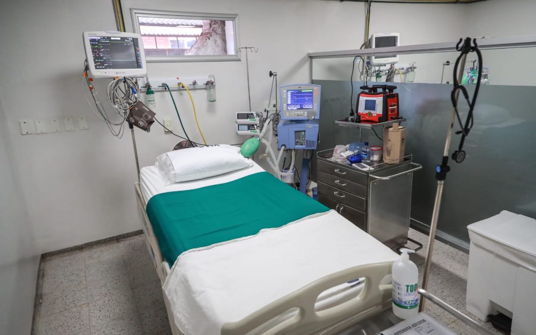 Sanatorios privados habilitarían más de 100 camas de UTI para el sector público