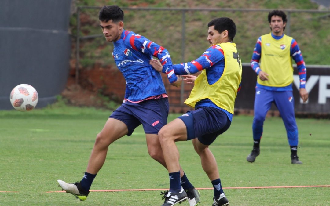 Tras brote masivo de casos de Covid-19 en Nacional, postergan partido ante Cerro Porteño