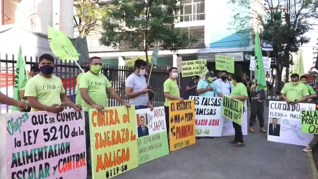 Docentes y estudiantes se manifestaron en contra del recorte presupuestario para Educación