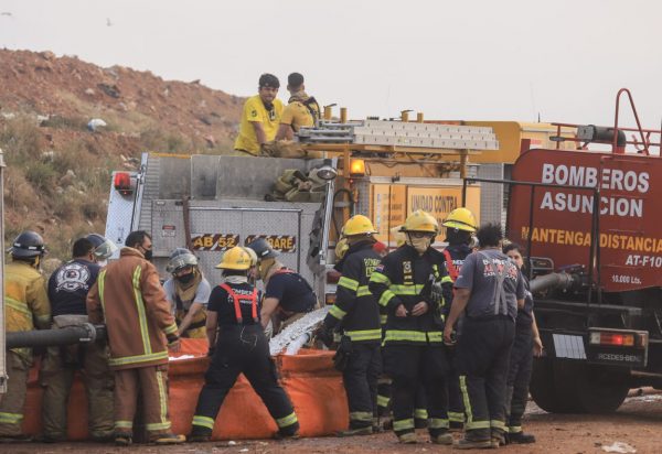 “Estamos totalmente rebasados, es desesperante”, expresan bomberos