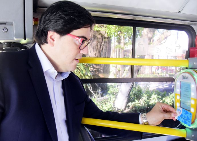 Autoridades insisten que venta de billetes electrónicos se da solo en puntos oficiales