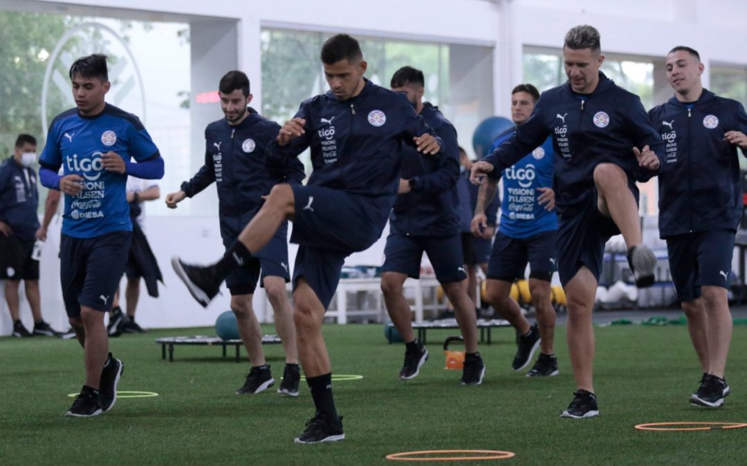 La Albirroja se prepara para el duelo ante Argentina