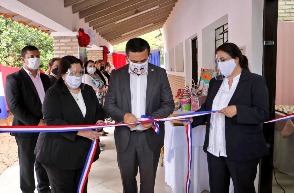 MEC inauguró nuevo espacio y lanzó kits en centro de formación profesional