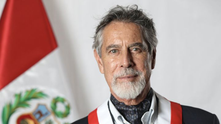 Francisco Sagasti es elegido como presidente interino del Perú