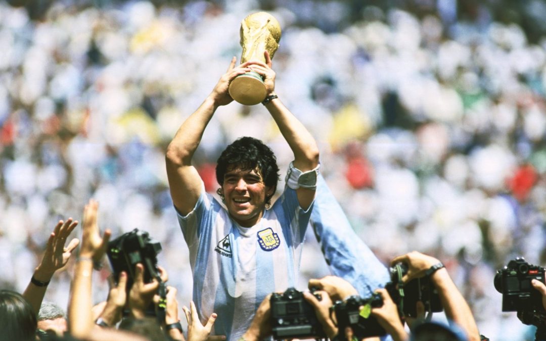 “Hoy se murió el fútbol para los argentinos, hay un silencio incomparable en las calles”
