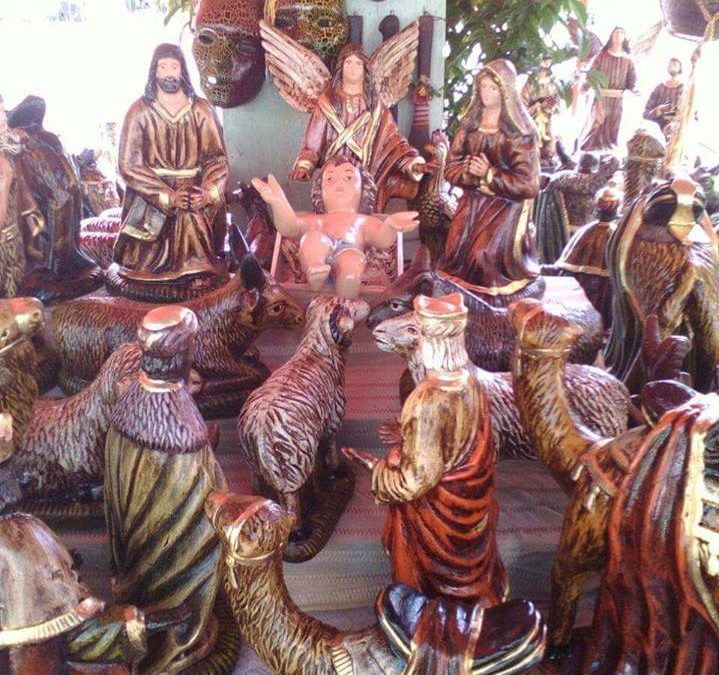 Mercado 4: Vendedores ofrecen variados juegos de pesebre