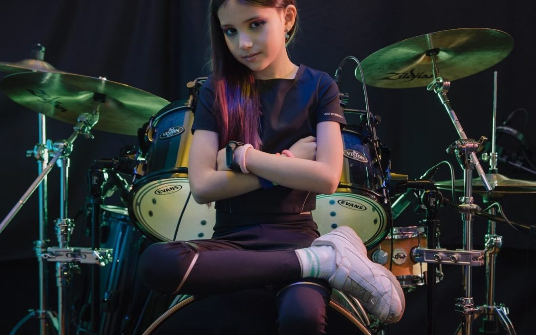 Emma Sofía, la cantante de 8 años que estrena videoclip de su primera canción propia