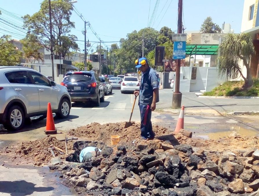 ESSAP realiza trabajos de empalme de tuberías en Asunción y Central