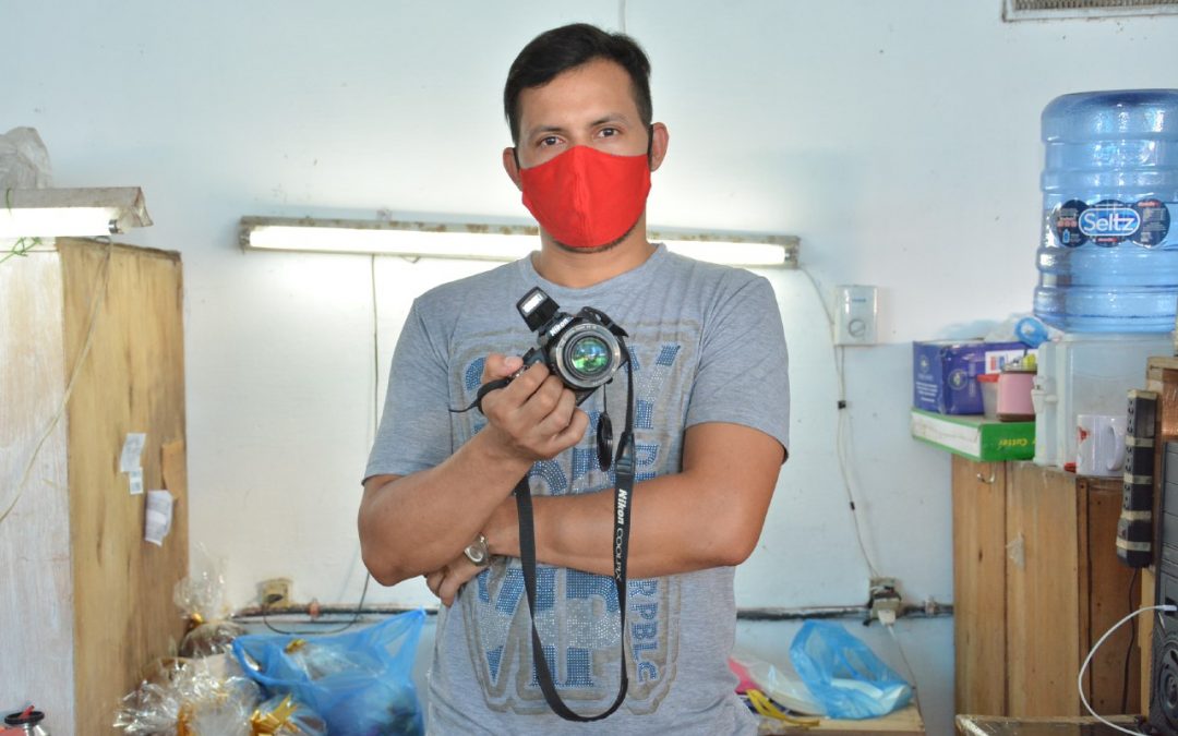 Interno encuentra la reinserción mediante la fotografía en Tacumbú