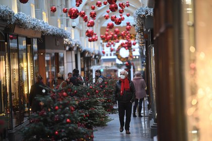 Covid-19: prohíben reuniones navideñas en Londres
