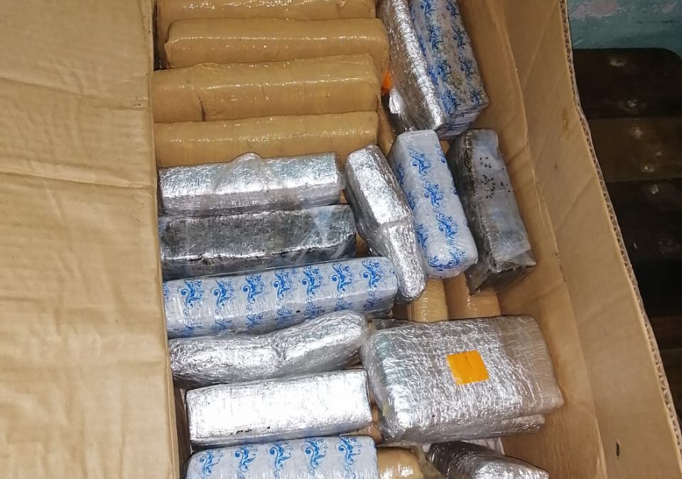 Incautan cerca de 40 panes de marihuana en Tacumbú