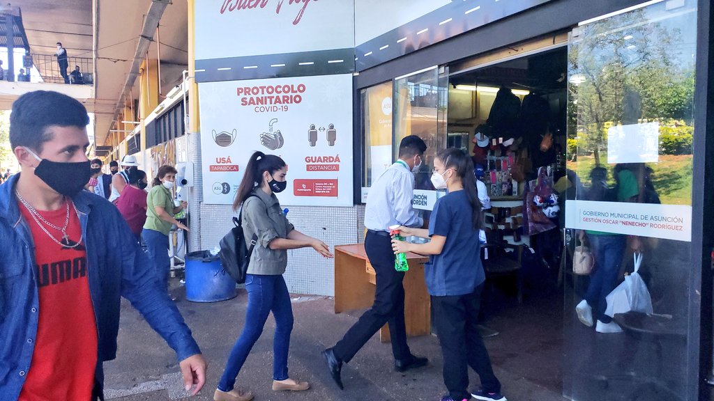 Poco movimiento en la Terminal de Ómnibus