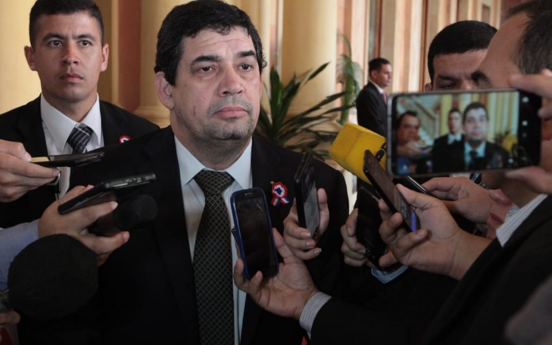 Hugo Velázquez renuncia a su precandidatura a la presidencia