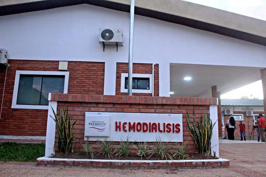 Hospital de Clínicas cuenta con dos nuevos equipos para hemodiálisis